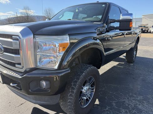 Used 2015 Ford F250 Platinum image 3