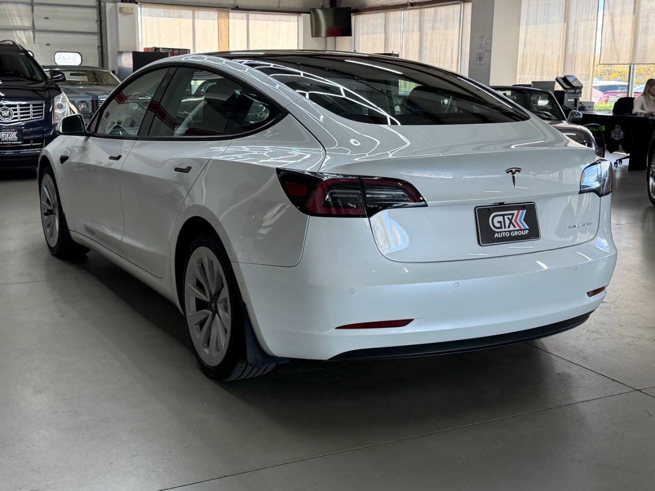 Used 2022 Tesla Model 3 Long Range AWD/4WD image 4