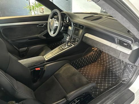 Used 2015 Porsche 911 GT3 RWD image 14