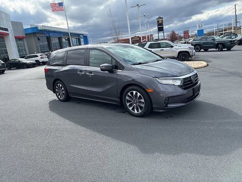 Used 2024 Honda Odyssey EX-L image 3