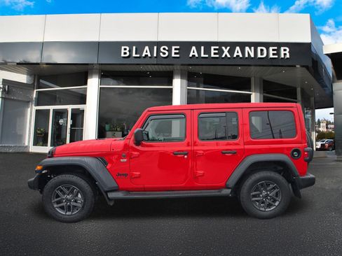 Used 2025 Jeep Wrangler Unlimited Sport AWD/4WD image 7