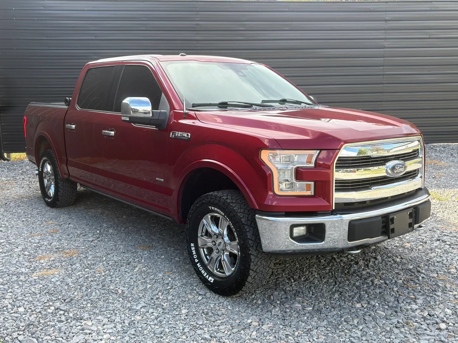 Used 2015 Ford F150 Lariat w/ Equipment Group 502A Luxury AWD/4WD image 3