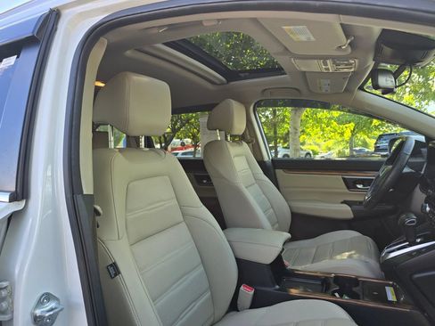 Used 2021 Honda CR-V Touring image 12