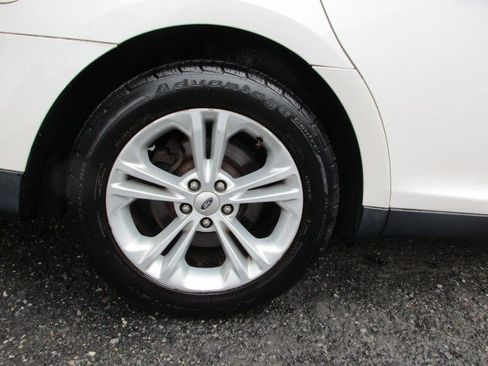 Used 2014 Ford Taurus SEL w/ Equipment Group 201A FWD image 11
