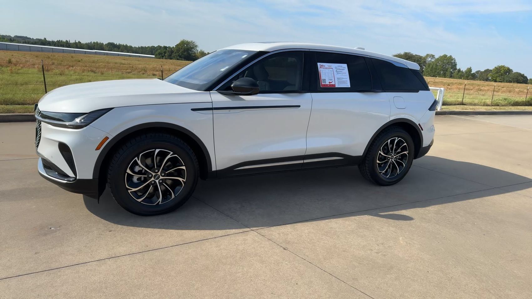 Used 2025 Lincoln Nautilus Premier w/ Equipment Group 102A AWD/4WD image 5