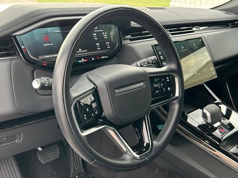 Used 2025 Land Rover Range Rover Sport SE AWD/4WD image 18