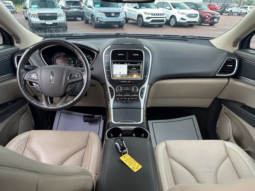 Used 2017 Lincoln MKX Select w/ Select Plus Package AWD/4WD image 26