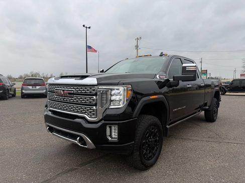 Used 2022 GMC Sierra 2500 Denali w/ Denali Black Diamond Edition AWD/4WD image 11