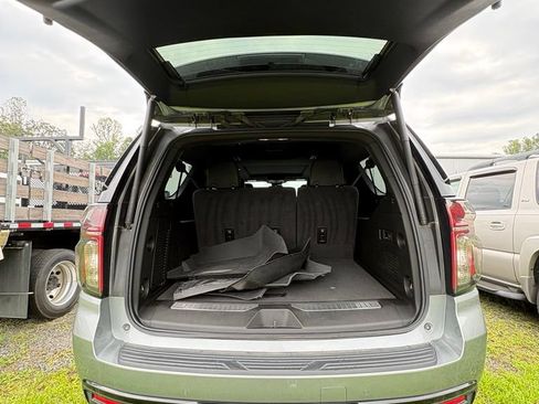 Used 2024 Chevrolet Suburban RST w/ Luxury Package AWD/4WD image 17