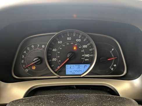 Used 2014 Toyota RAV4 LE image 18