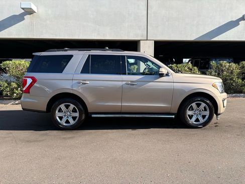 Used 2020 Ford Expedition XLT w/ Equipment Group 202A image 3