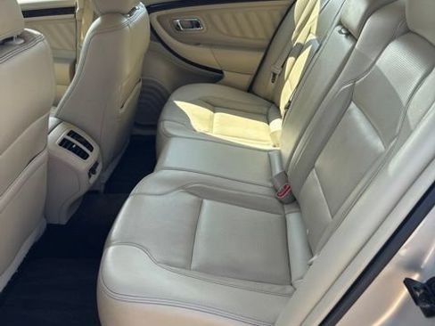 Used 2018 Ford Taurus Limited FWD image 20