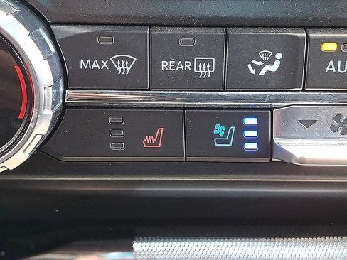 Used 2022 Ford F150 Lariat w/ FX4 Off-Road Package AWD/4WD image 27