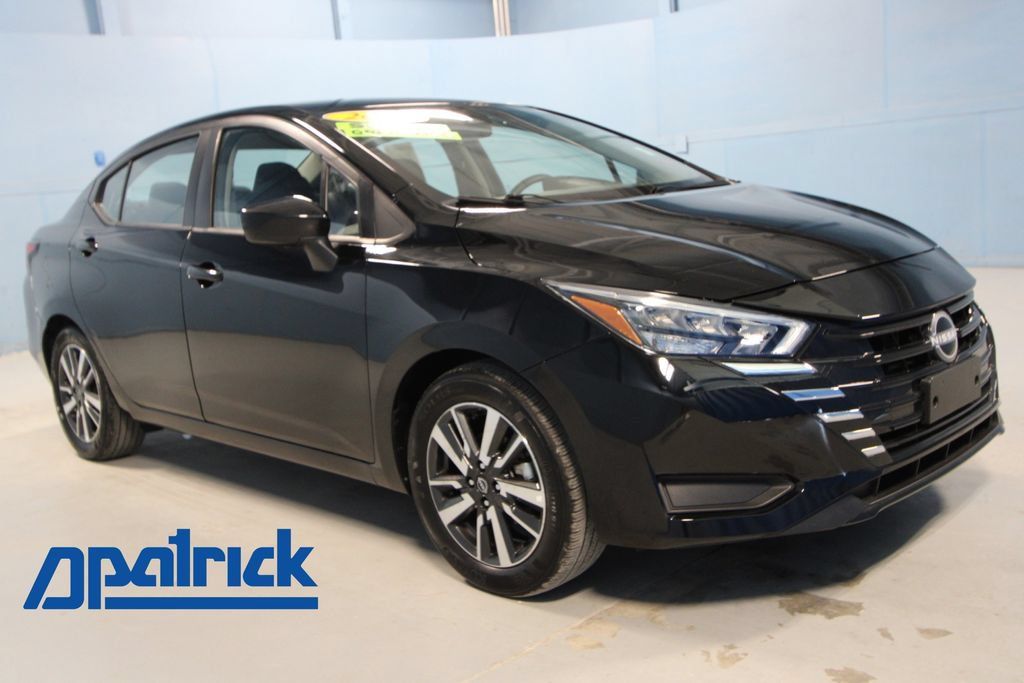 Used 2025 Nissan Versa SV FWD image 1