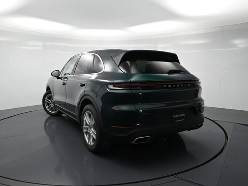 Used 2025 Porsche Cayenne AWD/4WD image 23