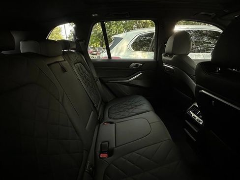 Used 2025 BMW X5 xDrive40i w/ Premium Package AWD/4WD image 7