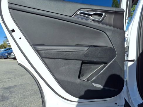 Certified 2025 Kia Sportage EX image 23