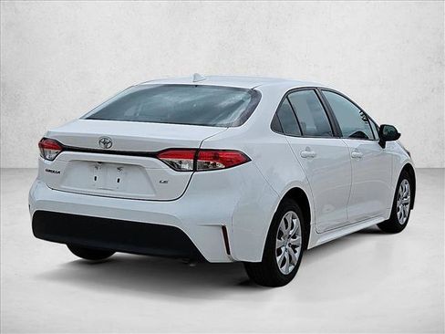 Used 2024 Toyota Corolla LE FWD image 5