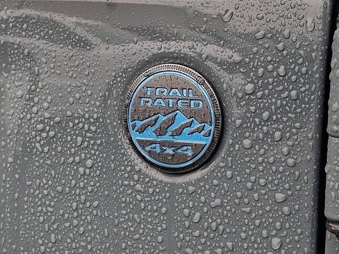 Used 2025 Jeep Wrangler Unlimited Sahara image 28