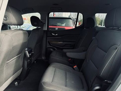 Used 2023 GMC Acadia SLE w/ Driver Convenience Package image 19