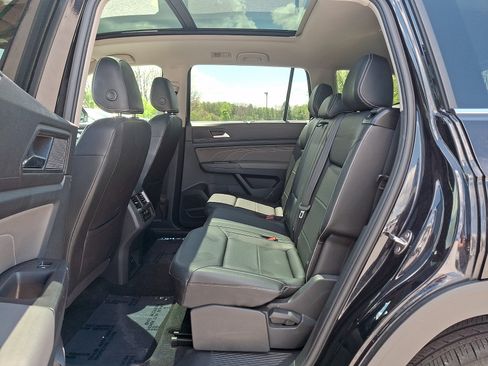 Used 2023 Volkswagen Atlas SE w/ Panoramic Sunroof Package AWD/4WD image 10