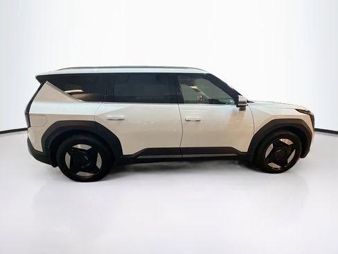Used 2024 Kia EV9 Wind AWD/4WD image 10