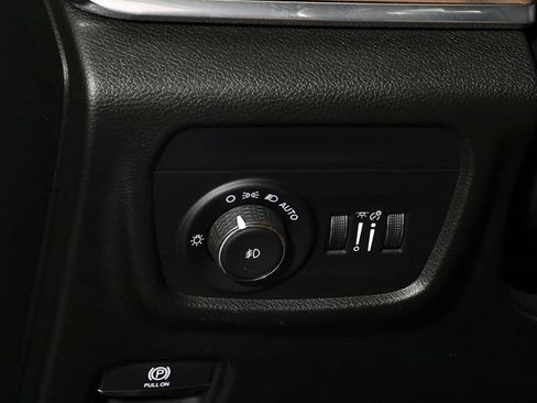 Used 2023 Jeep Grand Cherokee Summit w/ Luxury Tech Group V AWD/4WD image 28