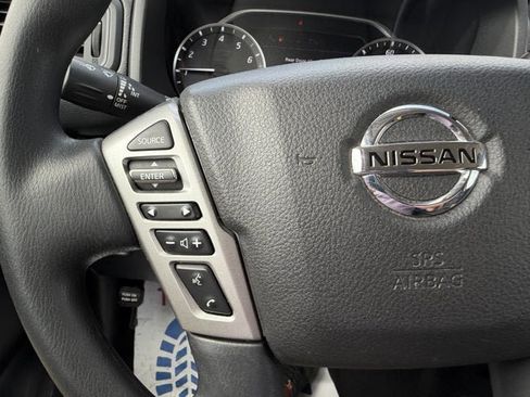 Used 2022 Nissan Titan SV RWD image 18