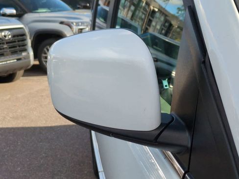 Used 2017 Dodge Grand Caravan SXT image 12