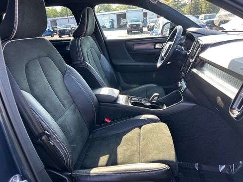 Used 2022 Volvo XC40 T5 R-Design w/ Climate Package AWD/4WD image 19