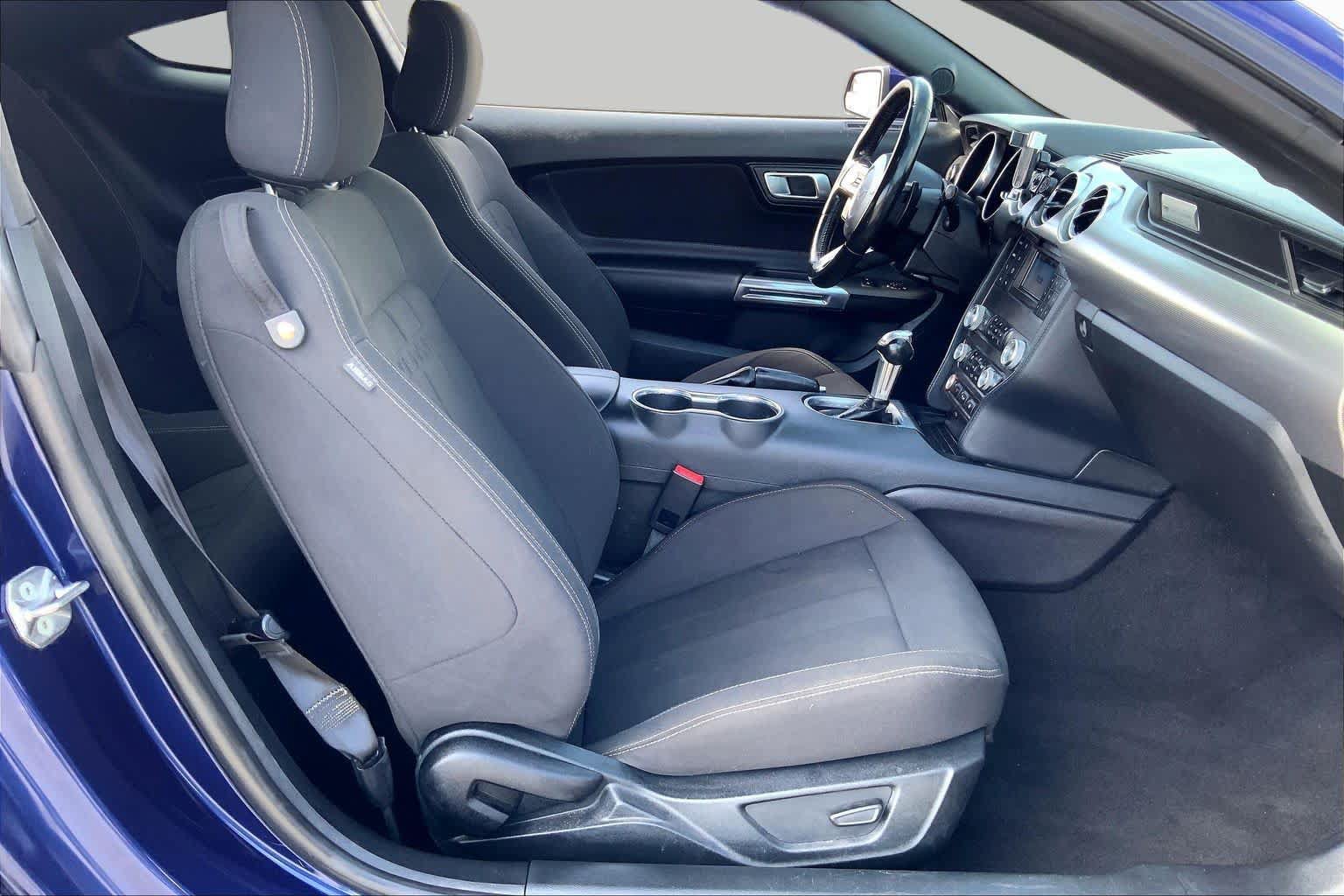 Used 2019 Ford Mustang GT w/ Black Accent Package RWD image 9