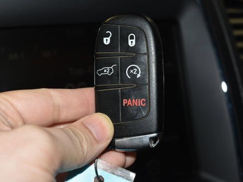 Used 2014 Dodge Durango Limited w/ Premium Group AWD/4WD image 18