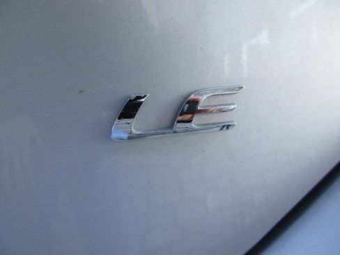 Used 2019 Toyota Corolla LE image 25