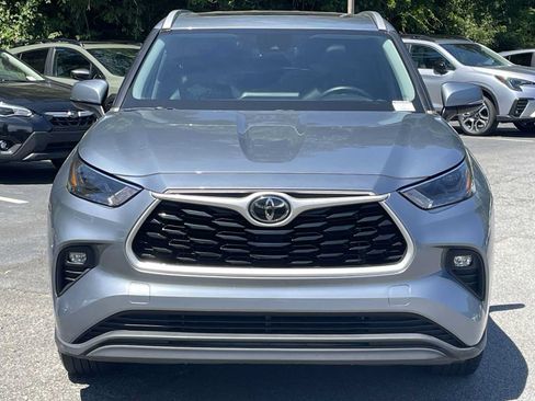 Used 2023 Toyota Highlander XLE FWD image 6