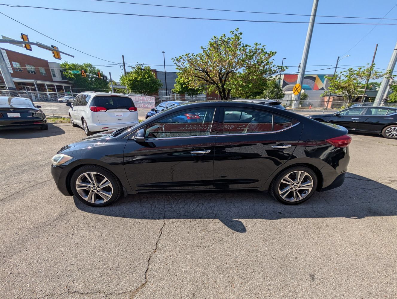 Used 2017 Hyundai Elantra Limited FWD image 9