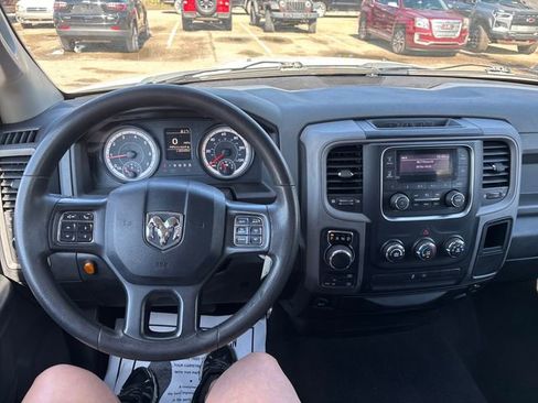 Used 2018 RAM 1500 ST w/ SXT Appearance Group AWD/4WD image 10