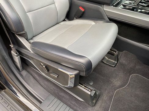 Used 2023 Ford F150 Lightning Lariat image 34