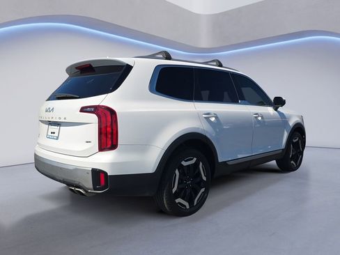 Used 2023 Kia Telluride S image 5