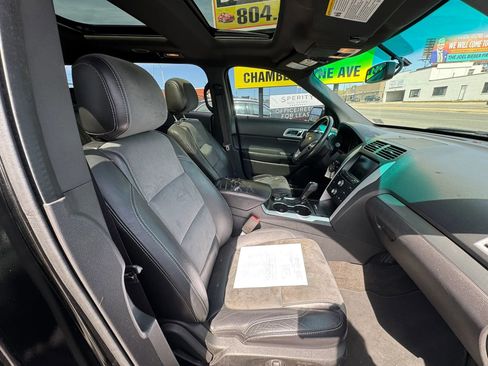 Used 2015 Ford Explorer XLT w/ Equipment Group 202A image 23