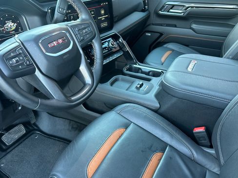 Used 2025 GMC Sierra 2500 AT4 w/ AT4 Premium Plus Package image 9