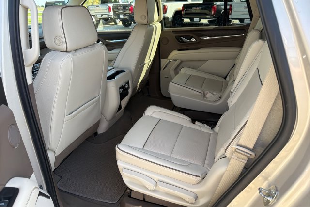 Used 2022 GMC Yukon Denali w/ Max Trailering Package AWD/4WD image 10