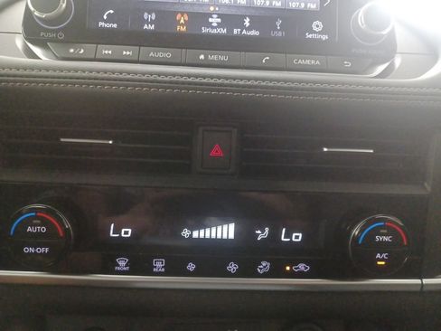 Used 2024 Nissan Rogue SV FWD image 26