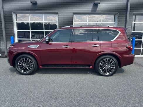 Used 2023 Nissan Armada Platinum w/ Captain's Chairs Package RWD image 2