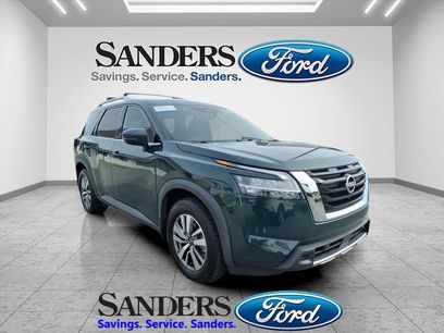 Used 2023 Nissan Pathfinder SL