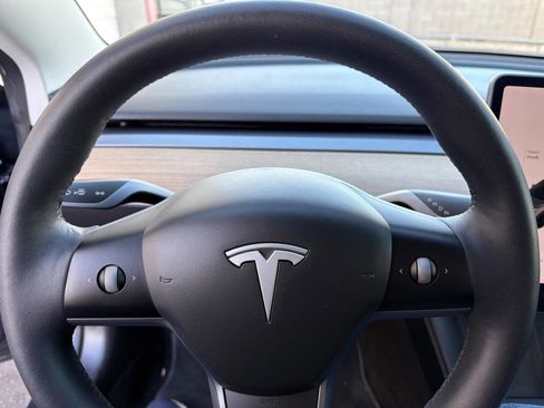 Used 2021 Tesla Model 3 Performance image 15