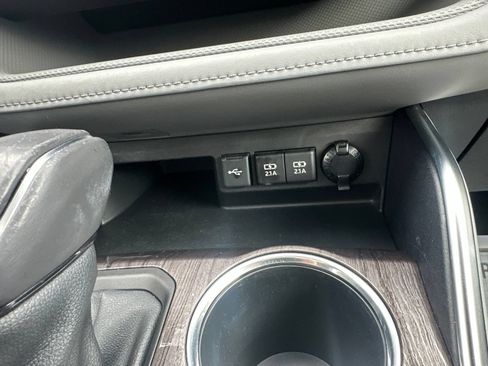 Used 2021 Toyota Highlander Limited AWD/4WD image 71