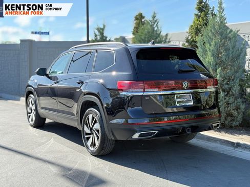 Used 2025 Volkswagen Atlas SE AWD/4WD image 6