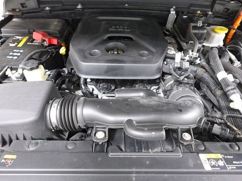 Used 2023 Jeep Wrangler Unlimited Sahara AWD/4WD image 35
