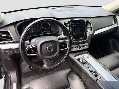 Used 2016 Volvo XC90 T8 Momentum w/ Vision Package AWD/4WD image 9