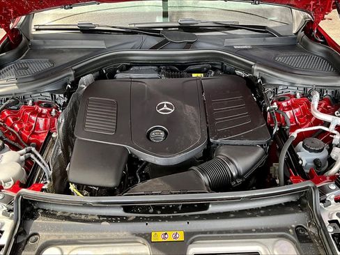 Used 2025 Mercedes-Benz GLC 350e 4MATIC image 32